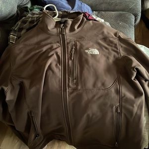 Like new men’s Apex Northface jacket